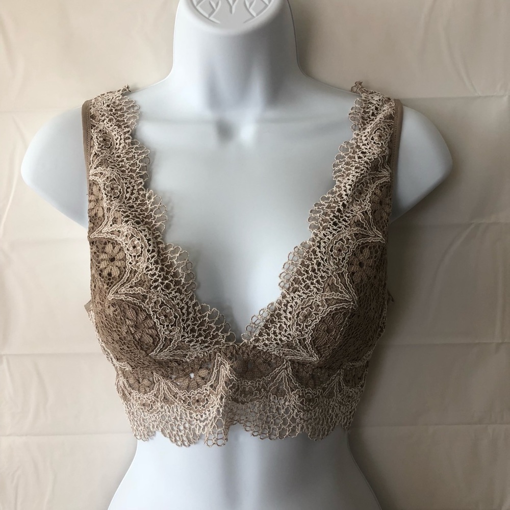 VS NEW WITH TAGS Lace Bralette